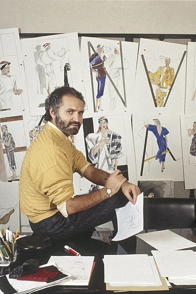 Как жил и одевался Джанни Версаче — дизайнер, который сделал моду частью шоу-бизнеса, а топ-моделей — рок-звездами