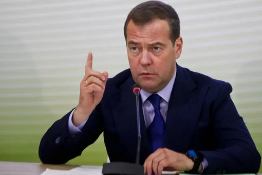 «У нас по-прежнему добрые товарищеские отношения»: Медведев рассказал об отношениях с Путиным, планах на лето и спортивных достижениях