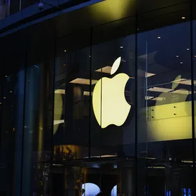 Apple подала в суд на российскую ФАС после штрафа в $12 млн Apple подала в суд на российскую ФАС после штрафа в $12 млн