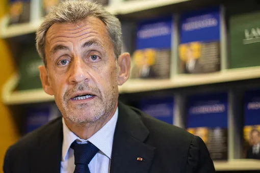 Экс-президента Франции Николя Саркози приговорили к году лишения свободы