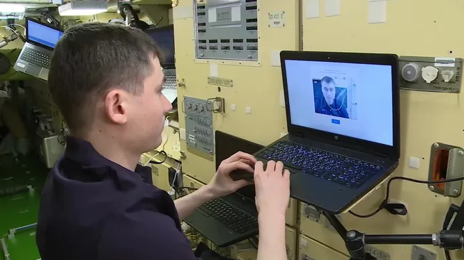 Смотреть Смотреть