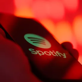 В Швеции топ Spotify возглавила песня ИИ-музыканта