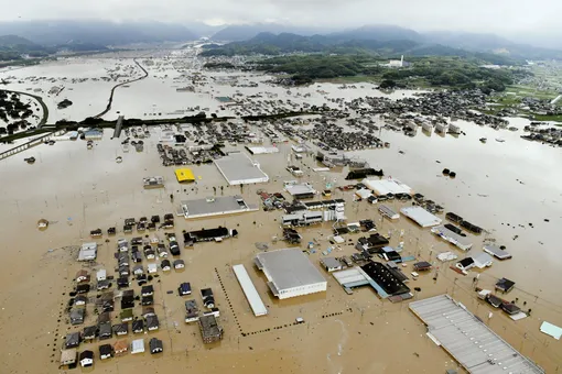 Затопленные дома в городе Курасики