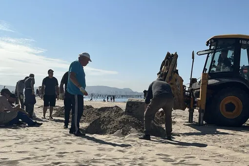 В Анапе завершился сбор мазута со дна Черного моря В Анапе завершился сбор мазута со дна Черного моря