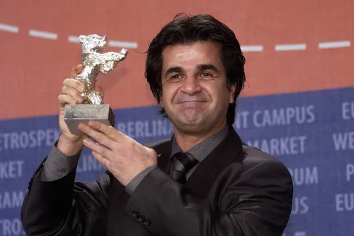 Иранского режиссера Джафара Панахи — лауреата Каннского и Берлинского кинофестивалей — приговорили к 6 годам тюрьмы за критику власти
