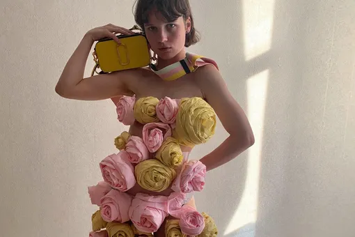Marc Jacobs выпустили совместный фотопроект с московской художницей Майей Голышкиной Marc Jacobs выпустили совместный фотопроект с московской художницей Майей Голышкиной