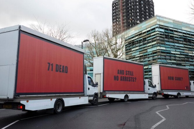 Три билборда в Лондоне. Активисты призывают продолжить расследование пожара в Grenfell Tower