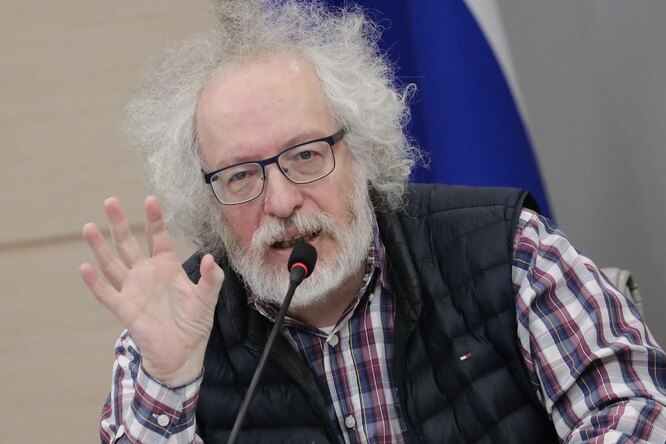 «Извините меня, Аня»: главред «Эха Москвы» Алексей Венедиктов ответил на обвинения в домогательствах «Извините меня, Аня»: главред «Эха Москвы» Алексей Венедиктов ответил на обвинения в домогательствах
