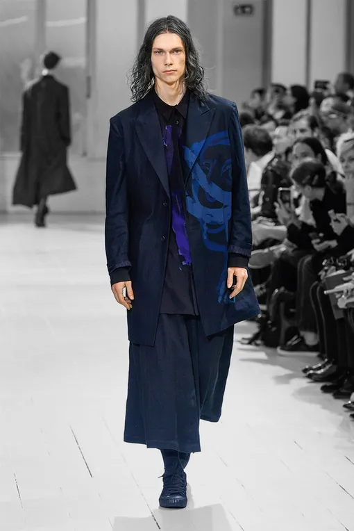 Показ Yohji Yamamoto весна–лето 2020