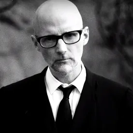 Моби выпустил клип на песню Mere Anarchy с нового альбома Моби выпустил клип на песню Mere Anarchy с нового альбома