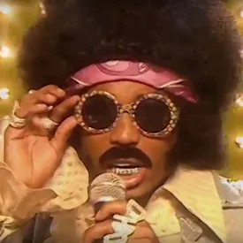 Migos и Дрейк выпустили клип в духе 70-х годов на трек Walk It Talk It Migos и Дрейк выпустили клип в духе 70-х годов на трек Walk It Talk It