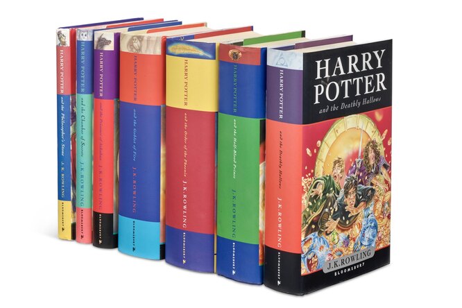 Полную серию книг о «Гарри Поттере» продали на аукционе Christie's. Она оценивалась в $118–177 тысяч