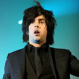 Вокалиста Lostprophets Йена Уоткинса убили в тюрьме Вокалиста Lostprophets Йена Уоткинса убили в тюрьме