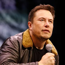 Илон Маск рассказал о планах SpaceX высадить первого человека на Марс к 2026 году