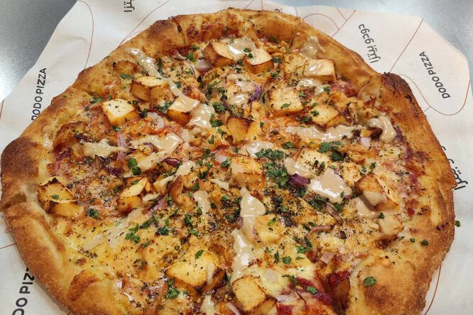 В заведении «Додо Пиццы» в Дубае приготовили пиццу по рецепту ChatGPT