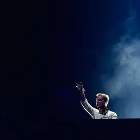 В голландской церкви сыграли на колоколах песни Avicii В голландской церкви сыграли на колоколах песни Avicii