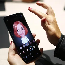 Samsung представила смартфоны Galaxy S9 и S9+ с «селфимоджи» Samsung представила смартфоны Galaxy S9 и S9+ с «селфимоджи»