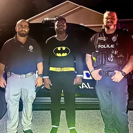 Американец в пижаме Бэтмена помог полиции задержать вора