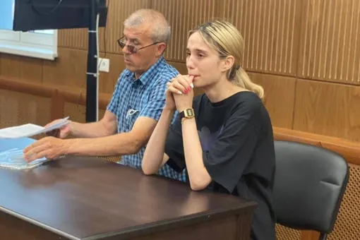 Суд арестовал 18-летнюю москвичку, сбившую трех детей на пешеходном переходе. Двое из них умерли в больнице