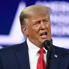 «Возможно, я решу побить их в третий раз»: Трамп намекнул о намерении вновь побороться за пост президента США «Возможно, я решу побить их в третий раз»: Трамп намекнул о намерении вновь побороться за пост президента США