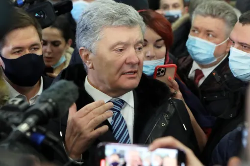 Суд Киева не стал арестовывать Петра Порошенко, обвиняемого в госизмене
