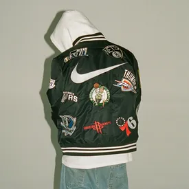 Supreme и Nike NBA выпустили совместную коллекцию Supreme и Nike NBA выпустили совместную коллекцию