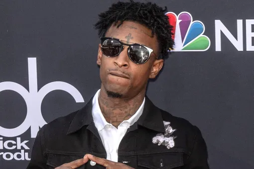 Рэпер 21 Savage вышел на свободу, но ему все равно грозит депортация Рэпер 21 Savage вышел на свободу, но ему все равно грозит депортация