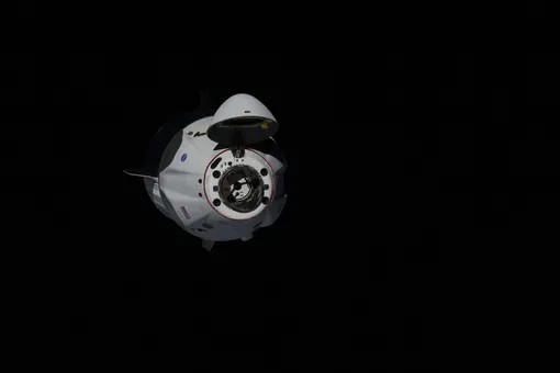 Crew Dragon Илона Маска с двумя астронавтами отстыковался от МКС и возвращается на Землю