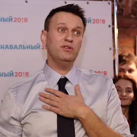 ФБК: бутылку воды со следами «Новичка», которым отравили Навального, нашли в номере томского отеля ФБК: бутылку воды со следами «Новичка», которым отравили Навального, нашли в номере томского отеля