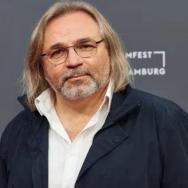 Режиссер фильма «Гунда» Виктор Косаковский присоединился к голодовке Алексея Навального Режиссер фильма «Гунда» Виктор Косаковский присоединился к голодовке Алексея Навального