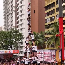 В Индии построили самую высокую человеческую пирамиду — почти 15 метров В Индии построили самую высокую человеческую пирамиду — почти 15 метров