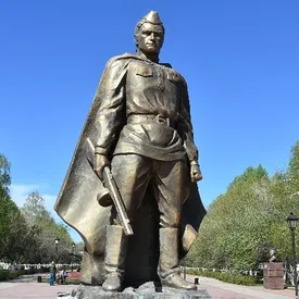 В Татарстане дети дотла сожгли памятник Воину-Освободителю, который власти называли огнеупорным В Татарстане дети дотла сожгли памятник Воину-Освободителю, который власти называли огнеупорным