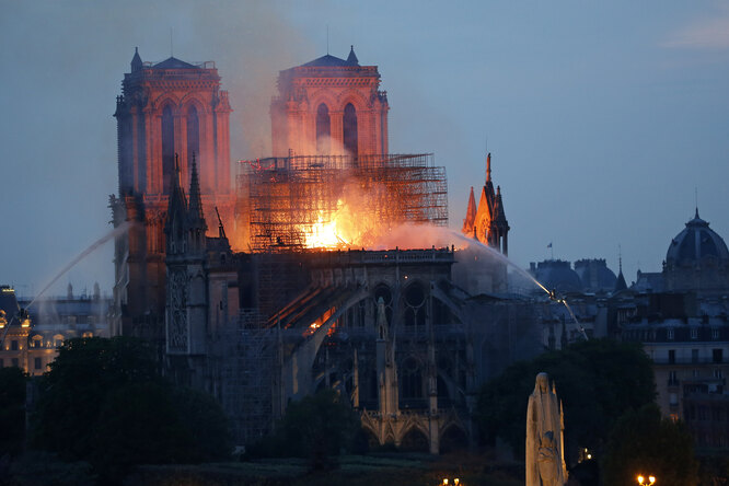 Что известно о пожаре в соборе Парижской Богоматери: главное