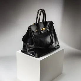 На аукционе Sotheby's продадут первую сумку Hermès Birkin, принадлежавшую Джейн Биркин