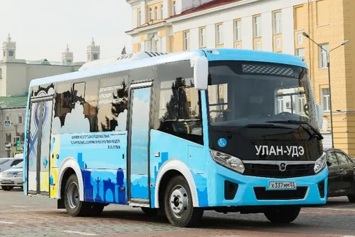 В Улан-Удэ сломались новые автобусы с цитатами Путина. Они стоили по 5 миллионов рублей В Улан-Удэ сломались новые автобусы с цитатами Путина. Они стоили по 5 миллионов рублей