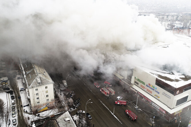 Пожар в торговом центре «Зимняя вишня» в Кемерове: главное