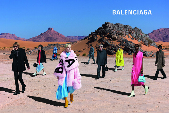 «Это кошмарно, но я в восторге»: Balenciaga создали манекены, которые не отличить от людей