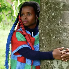 Кенийская экоактивистка три дня обнимала дерево и установила мировой рекорд