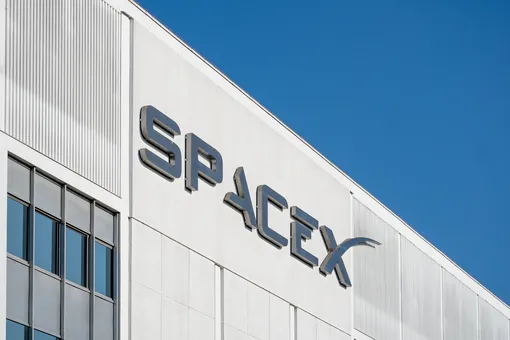 SpaceX Илона Маска приняла на работу 14-летнего подростка