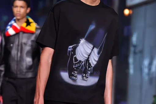 Louis Vuitton не будут выпускать вещи с отсылками к Майклу Джексону из последней мужской коллекции