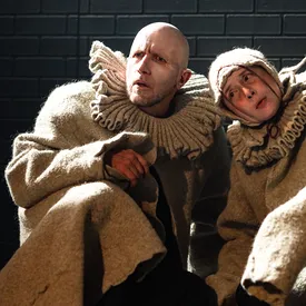 Когда сцена — полуостров: пять лучших спектаклей фестиваля «Горизонт»