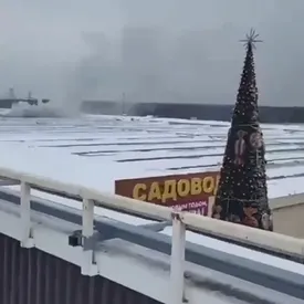 В Москве загорелся рынок «Садовод» В Москве загорелся рынок «Садовод»