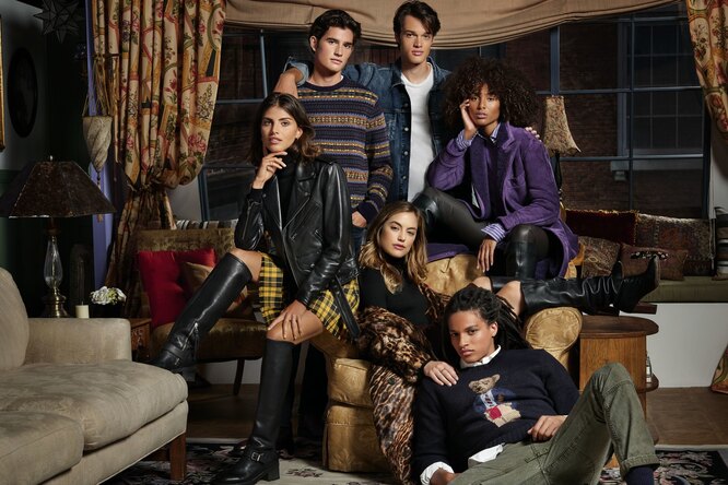 Команда Ralph Lauren посвятила коллекцию сериалу «Друзья» и стилю Рэйчел Грин Команда Ralph Lauren посвятила коллекцию сериалу «Друзья» и стилю Рэйчел Грин