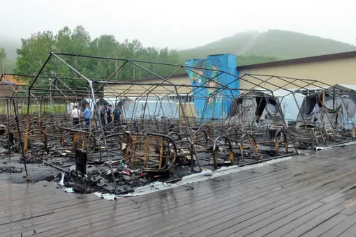 Еще две девочки стали жертвами пожара в детском лагере в Хабаровском крае. Они скончались в реанимации