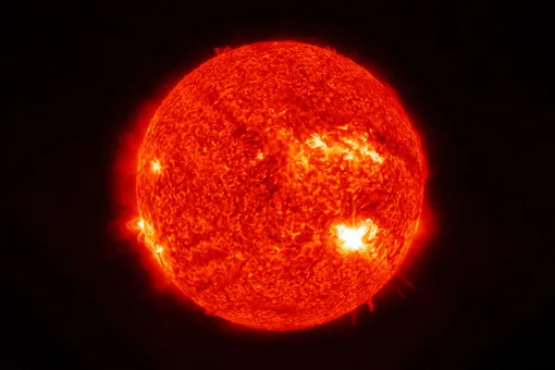 На Земле начались магнитные бури «планетарного масштаба» На Земле начались магнитные бури «планетарного масштаба»