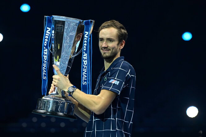 Теннисист Даниил Медведев выиграл Итоговый турнир ATP. Он стал вторым в истории россиянином с таким достижением Теннисист Даниил Медведев выиграл Итоговый турнир ATP. Он стал вторым в истории россиянином с таким достижением