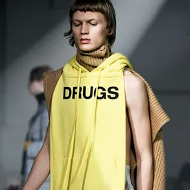 Что следует знать о коллекции Raf Simons осень-зима 2018 Что следует знать о коллекции Raf Simons осень-зима 2018