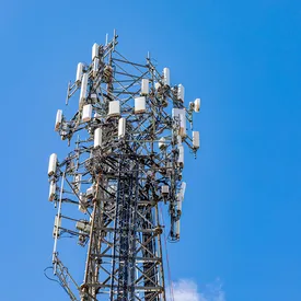 Жители Екатеринбурга протестуют против установки «вышки 5G». Они несколько суток спят в палатках на месте строительства Жители Екатеринбурга протестуют против установки «вышки 5G». Они несколько суток спят в палатках на месте строительства