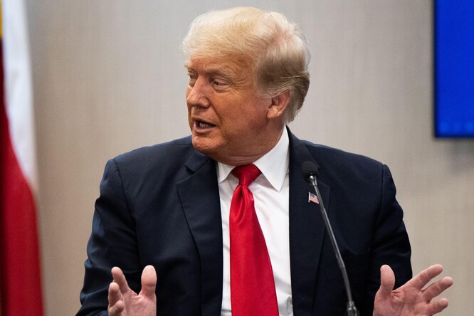 Дональд Трамп назвал Канье Уэста «человеком с серьезными проблемами, который просто оказался чернокожим» Дональд Трамп назвал Канье Уэста «человеком с серьезными проблемами, который просто оказался чернокожим»