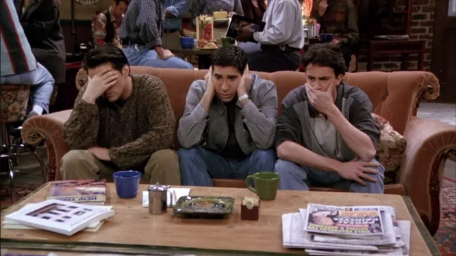 В каком сезоне Джоуи, Росс и Чендлер повторяют известную композицию «Три обезьяны»?
